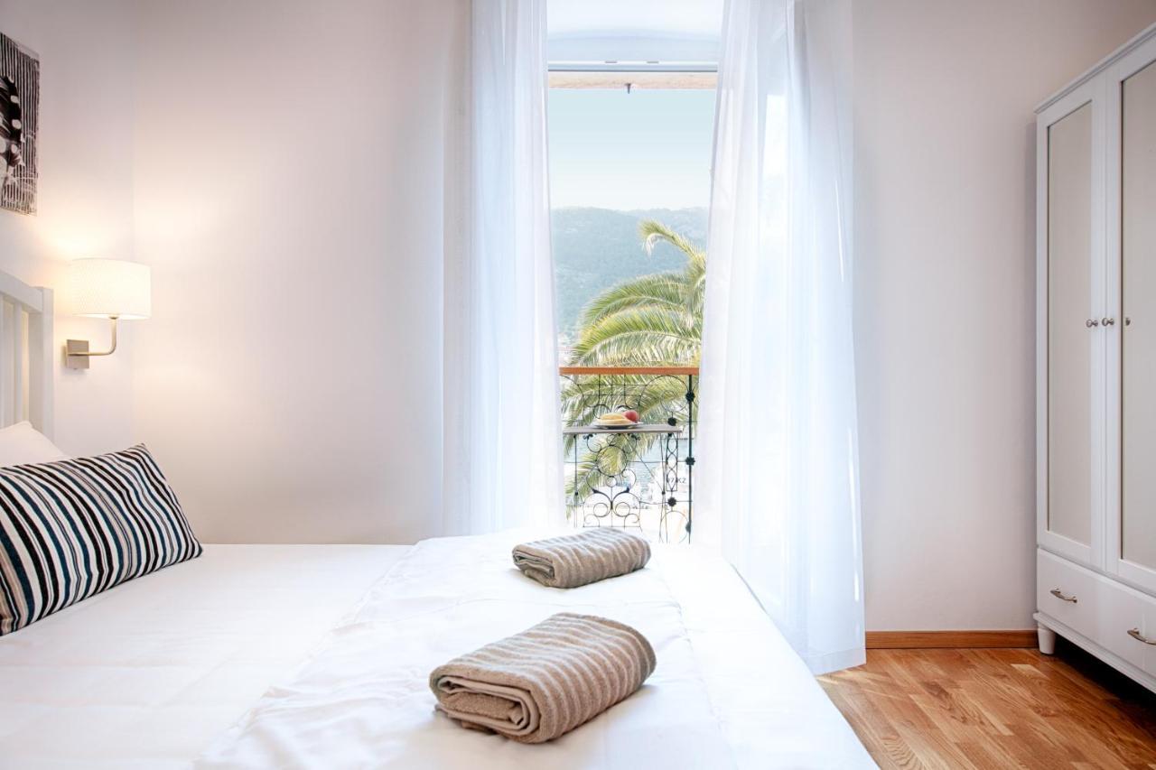 Seafront Rooms Koluna Komiža Esterno foto