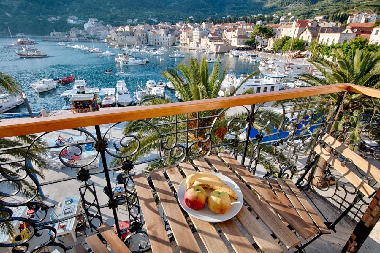 Seafront Rooms Koluna Komiža Esterno foto