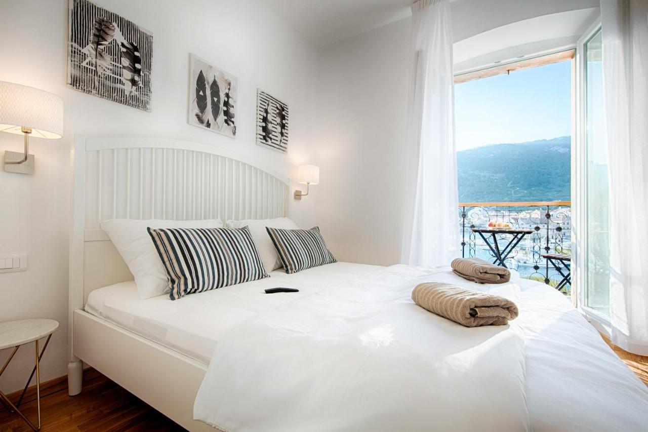 Seafront Rooms Koluna Komiža Esterno foto