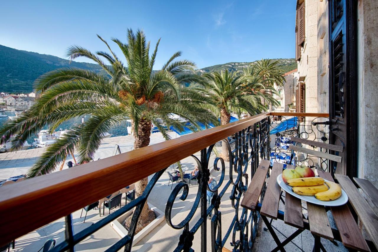 Seafront Rooms Koluna Komiža Esterno foto