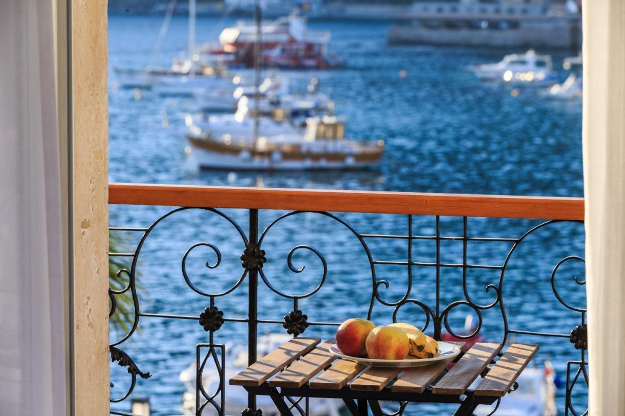 Seafront Rooms Koluna Komiža Esterno foto