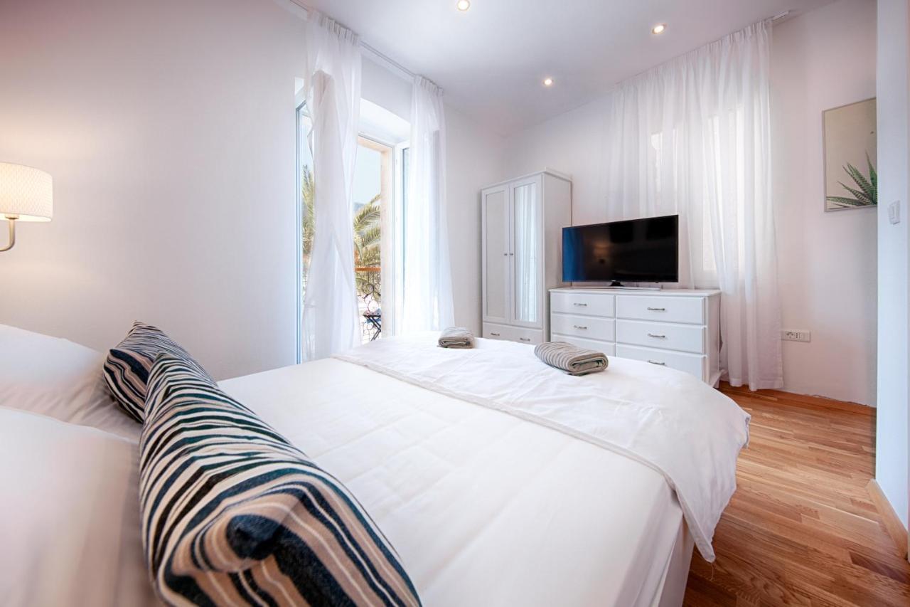 Seafront Rooms Koluna Komiža Esterno foto
