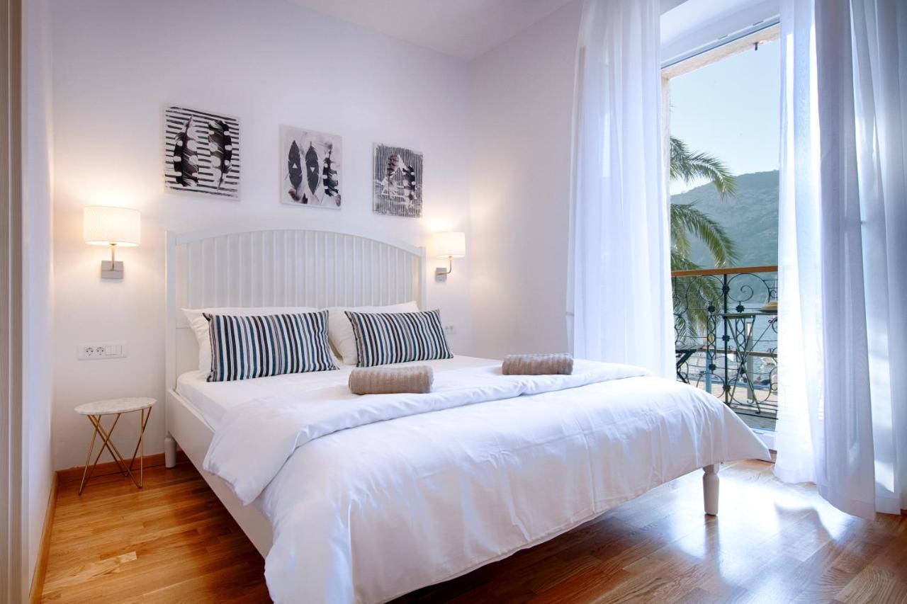 Seafront Rooms Koluna Komiža Esterno foto