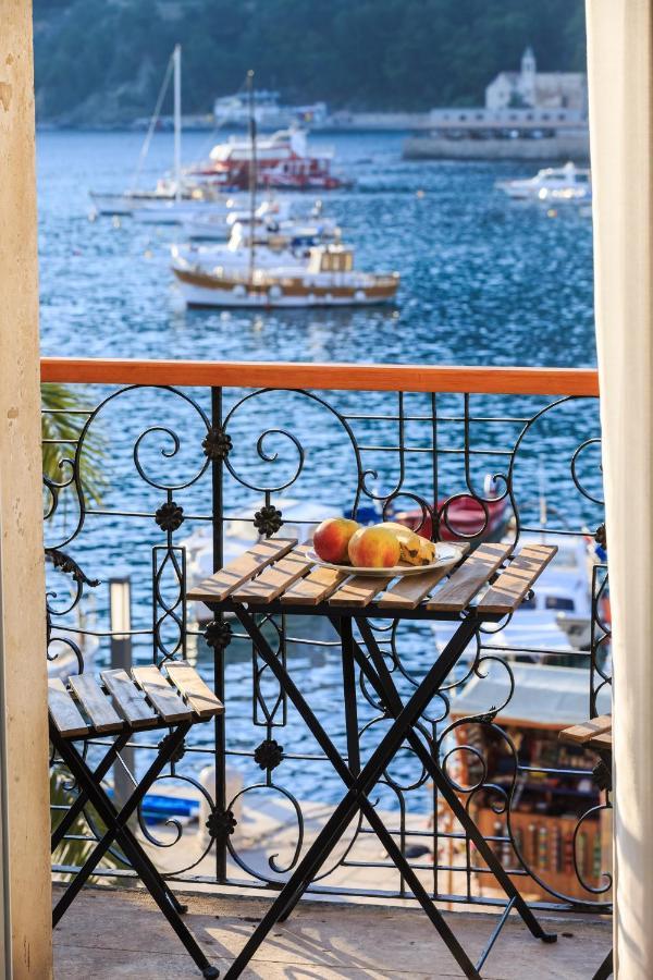 Seafront Rooms Koluna Komiža Esterno foto