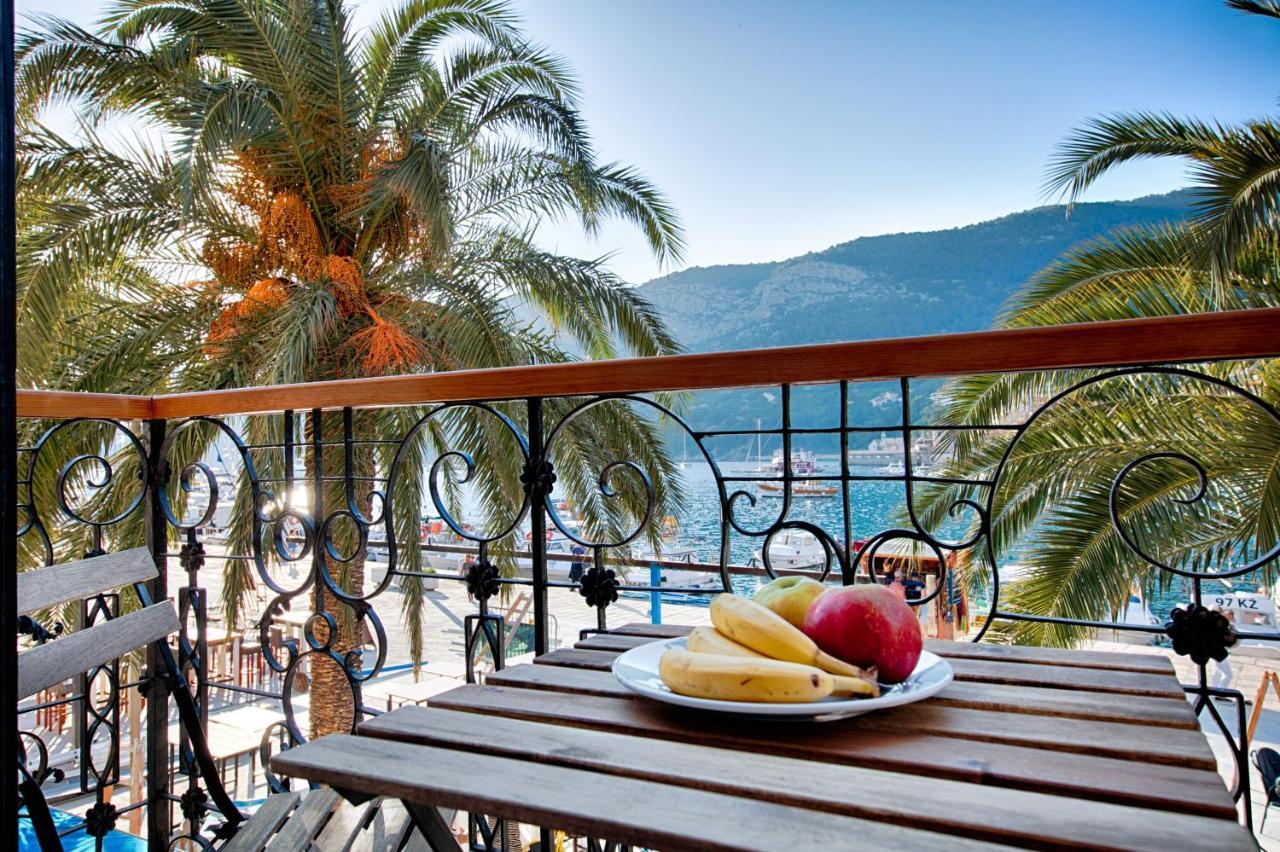 Seafront Rooms Koluna Komiža Esterno foto