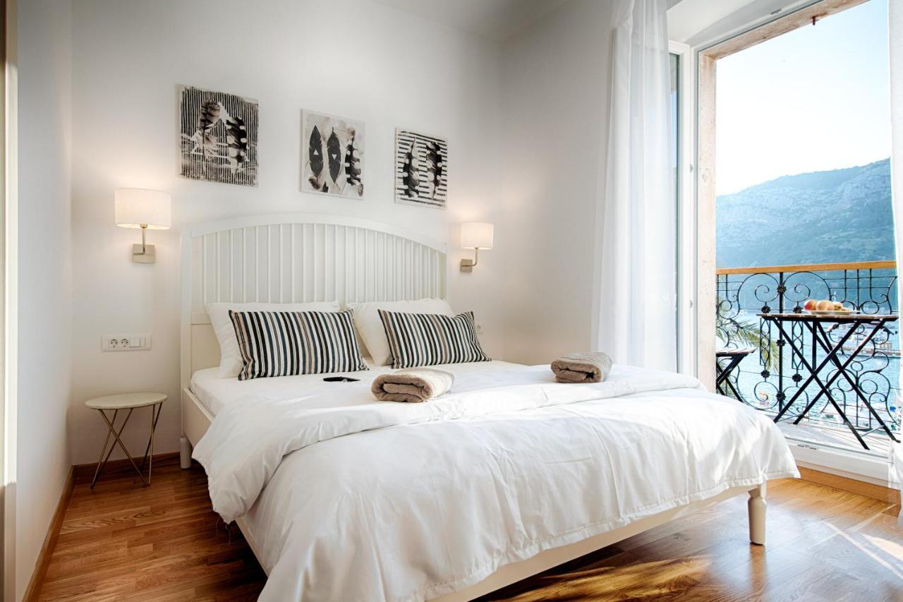 Seafront Rooms Koluna Komiža Esterno foto